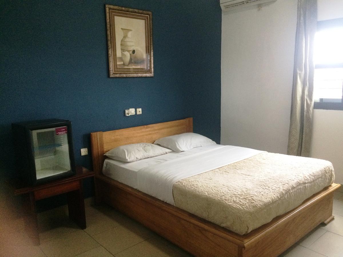 Hotel Black Legend Douala Ngoại thất bức ảnh